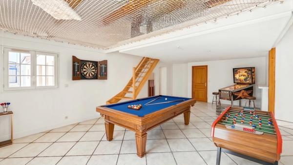 Maisons à vendre À Tonnay-Charente – Ensemble immobilier avec gîte indépendant sur parc arboré de 4 673 m²