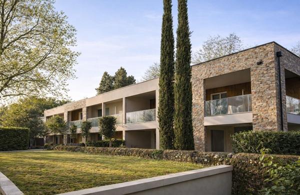 A VENDRE - PAU, au coeur des Allées de Morlaàs, au dernier étage d'une résidence de 2020 - Appartement T3 de 70 m² - terrasse - parking - PMR