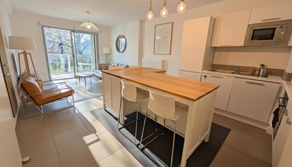 A VENDRE - PAU, au coeur des Allées de Morlaàs, au dernier étage d'une résidence de 2020 - Appartement T3 de 70 m² - terrasse - parking - PMR