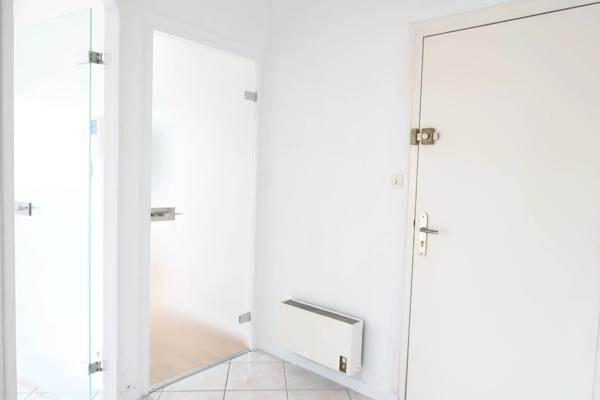 LONGWY, FACE A LA GARE FERROVIAIRE ET SUR LA BELLE PLACE LECLERC, APPARTEMENT TRES LUMINEUX LIBRE DE SUITE DE 84M² + UNE CAVE PRIVATIVE