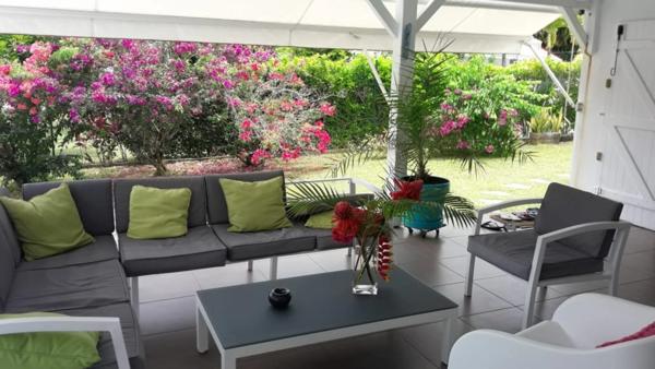 URGENT A Biglette villa P6 4CH + studio avec piscine et garage sur 1027 m² de terrain clos et arboré