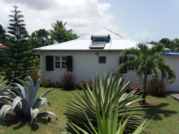 URGENT A Biglette villa P6 4CH + studio avec piscine et garage sur 1027 m² de terrain clos et arboré