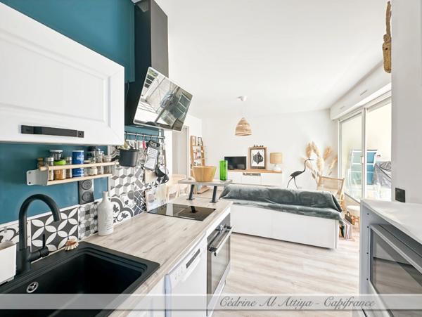 Appartement à vendre 2 pièces de 35m2 au 1er étage avec ascenseur, loggia, parking et local à vélos