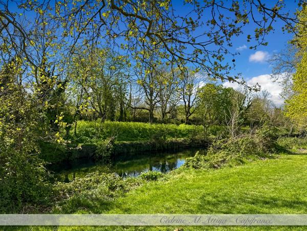 Appartement à vendre 2 pièces de 35m2 au 1er étage avec ascenseur, loggia, parking et local à vélos