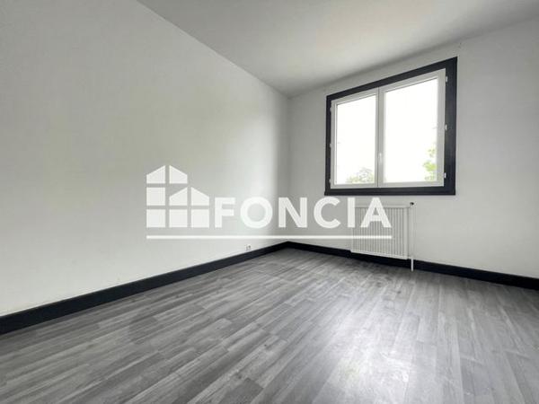 Location Appartement 3 pièces 60.5 m² - 28 RUE DE CONTIEGES Villeneuve Sur Lot 47300