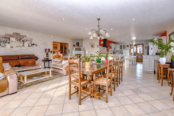 Maison de 320 m²