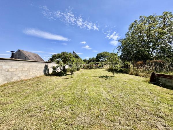 BSK immobilier vous présente à la vente cette grange non viabilisé située dans un corps de ferme. 
A rénover entièrement pour les amoureux de l'ancien ou aux futurs investisseurs le tout sur une parcelle de 277m².
La commune de Francières (60190) offre à ses habitants un cadre de vie calme et agréable, au cœur d’un environnement rural préservé, tout en bénéficiant de la proximité des services et infrastructures indispensables à la vie quotidienne dans les communes voisines.

Elle est intégrée à un Regroupement Pédagogique Intercommunal (RPI), permettant la scolarisation des enfants dans un environnement adapté, structuré et encadré.
Votre agent commercial pour BSK immobilier, Francis BRICOUT (EI) inscrit au RCS de COMPIEGNE(60) n° 909  770 273.