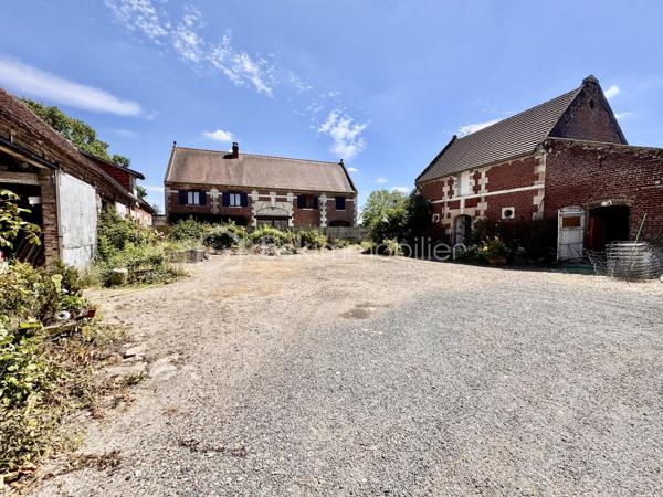 BSK immobilier vous présente à la vente cette grange non viabilisé située dans un corps de ferme. 
A rénover entièrement pour les amoureux de l'ancien ou aux futurs investisseurs le tout sur une parcelle de 277m².
La commune de Francières (60190) offre à ses habitants un cadre de vie calme et agréable, au cœur d’un environnement rural préservé, tout en bénéficiant de la proximité des services et infrastructures indispensables à la vie quotidienne dans les communes voisines.

Elle est intégrée à un Regroupement Pédagogique Intercommunal (RPI), permettant la scolarisation des enfants dans un environnement adapté, structuré et encadré.
Votre agent commercial pour BSK immobilier, Francis BRICOUT (EI) inscrit au RCS de COMPIEGNE(60) n° 909  770 273.