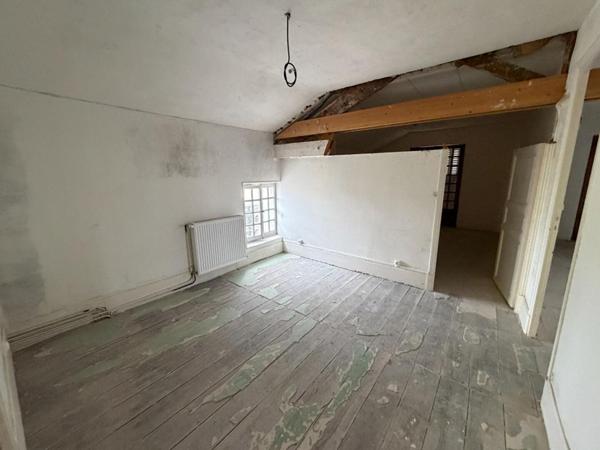 Ensemble immobilier proche du centre ville et de l'isat