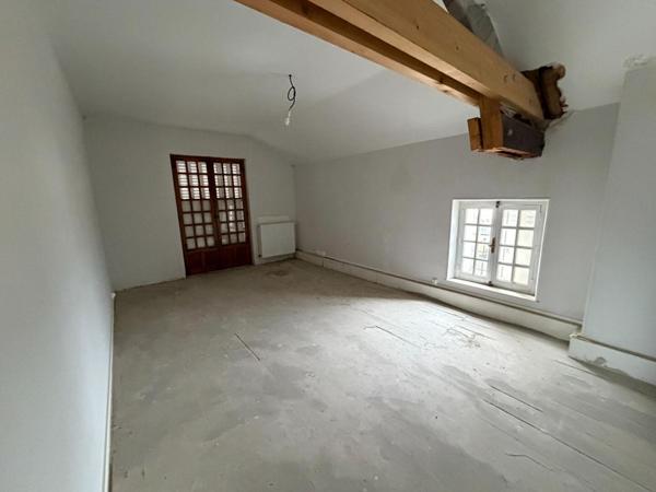 Ensemble immobilier proche du centre ville et de l'isat