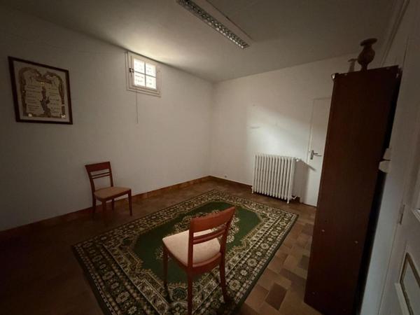 Ensemble immobilier proche du centre ville et de l'isat