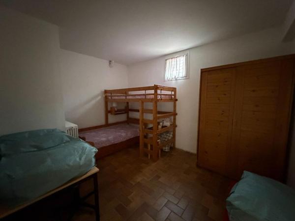 Ensemble immobilier proche du centre ville et de l'isat