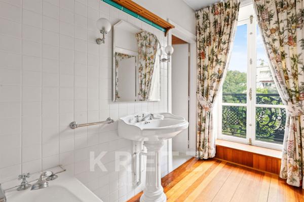 A vendre - Hotel particulier - Chatou - 8 chambres -  2 392 000€