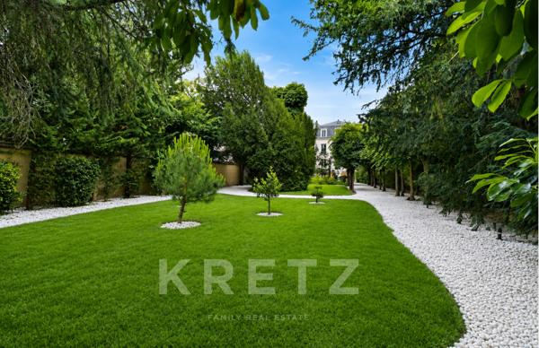A vendre - Hotel particulier - Chatou - 8 chambres -  2 392 000€