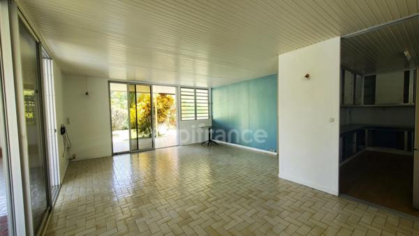 A louer sur Case-Pilote - Villa de type 4 - terrasses - piscine - proche mer