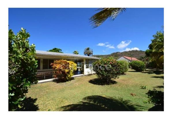 A louer sur Case-Pilote - Villa de type 4 - terrasses - piscine - proche mer