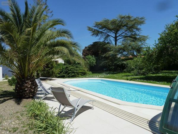 Villa à vendre à La Rochelle en Charente-Maritime (17000), ref : VD/596