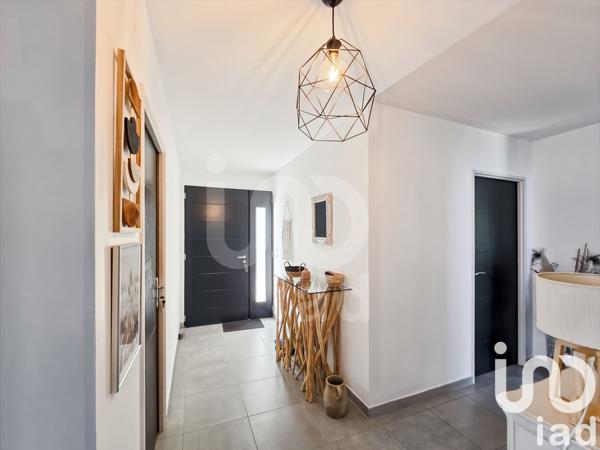 Maison à vendre 6 pièces 154 m² Nîmes-Saint-Césaire