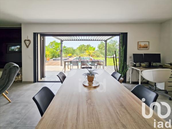 Maison à vendre 6 pièces 154 m² Nîmes-Saint-Césaire