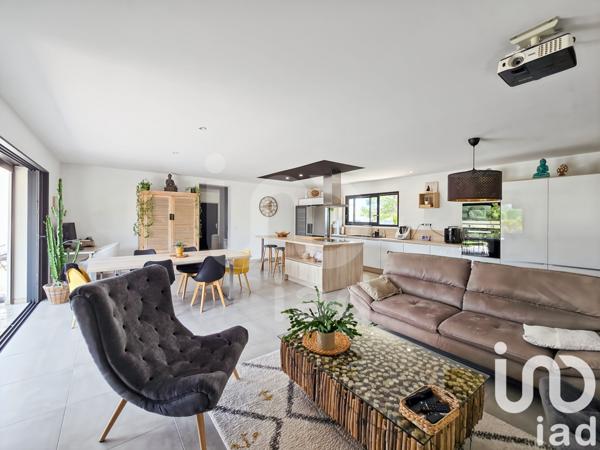 Maison à vendre 6 pièces 154 m² Nîmes-Saint-Césaire