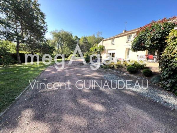 Maison à LE MAY-SUR-EVRE, 49122 - 7 pièces 250m²