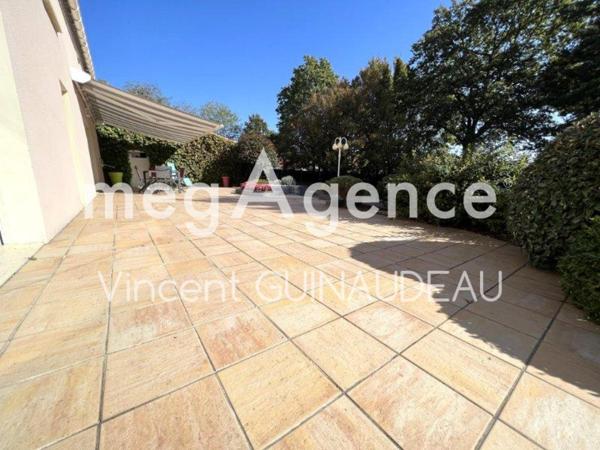 Maison à LE MAY-SUR-EVRE, 49122 - 7 pièces 250m²