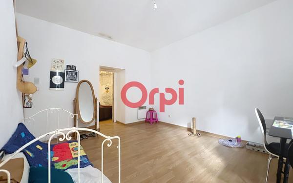 Immeuble à vendre    9 pièces •  Vichy