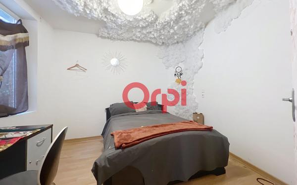 Immeuble à vendre    9 pièces •  Vichy