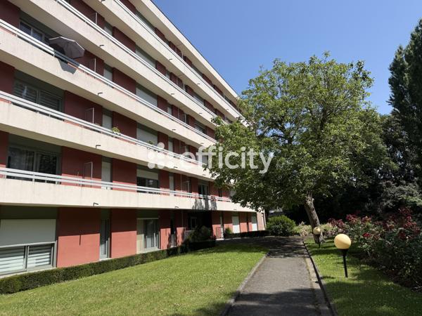Appartement
         3 pièces
        - 61 m² 130 000 € *