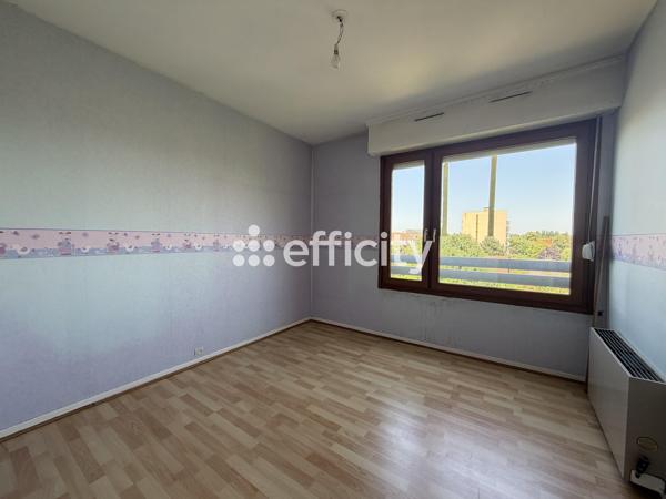 Appartement
         3 pièces
        - 61 m² 130 000 € *