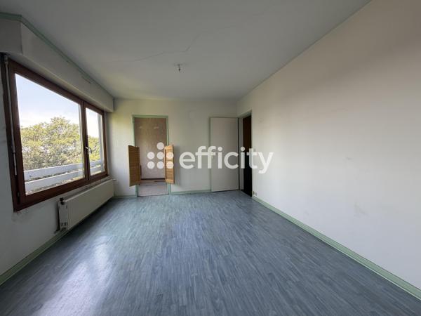 Appartement
         3 pièces
        - 61 m² 130 000 € *