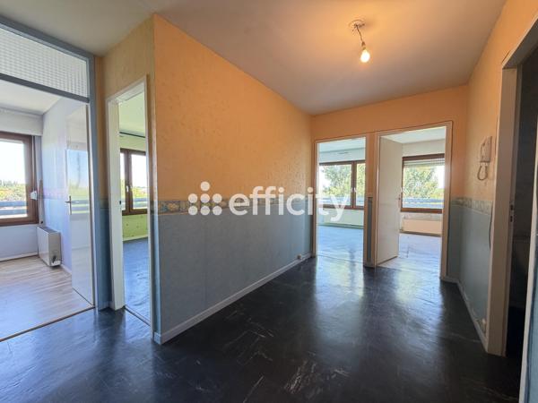 Appartement
         3 pièces
        - 61 m² 130 000 € *