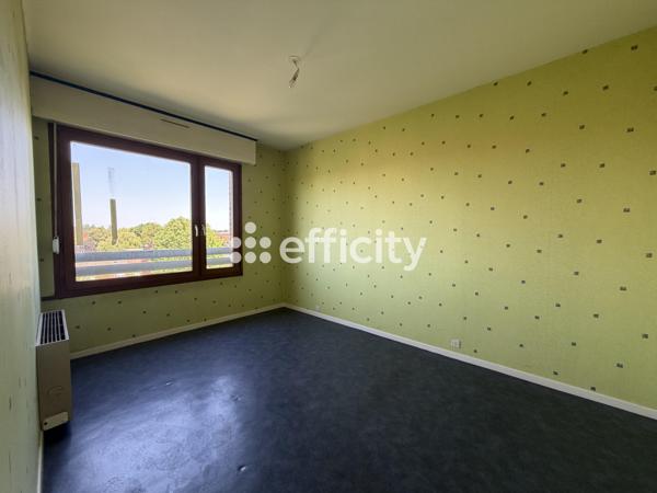 Appartement
         3 pièces
        - 61 m² 130 000 € *
