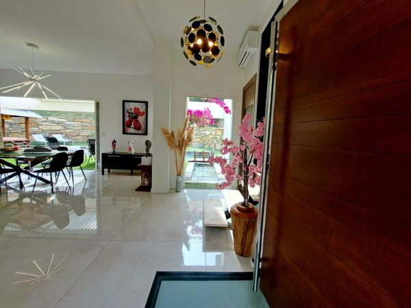 LA CIOTAT (13600)Domaine privé, sublime Villa d'Architecte (2021) / 1000m² arboré , piscine, terrain de boules...