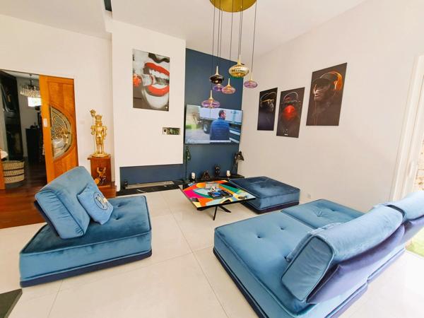 LA CIOTAT (13600)Domaine privé, sublime Villa d'Architecte (2021) / 1000m² arboré , piscine, terrain de boules...