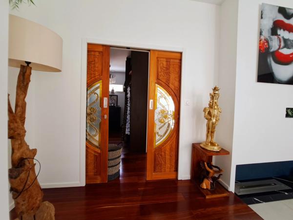 LA CIOTAT (13600)Domaine privé, sublime Villa d'Architecte (2021) / 1000m² arboré , piscine, terrain de boules...