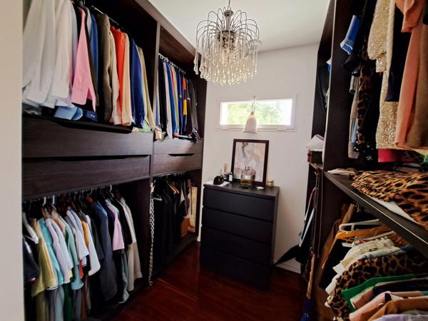 LA CIOTAT (13600)Domaine privé, sublime Villa d'Architecte (2021) / 1000m² arboré , piscine, terrain de boules...