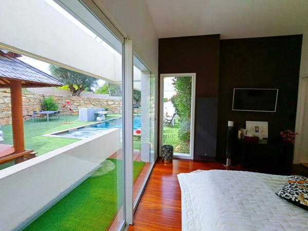 LA CIOTAT (13600)Domaine privé, sublime Villa d'Architecte (2021) / 1000m² arboré , piscine, terrain de boules...