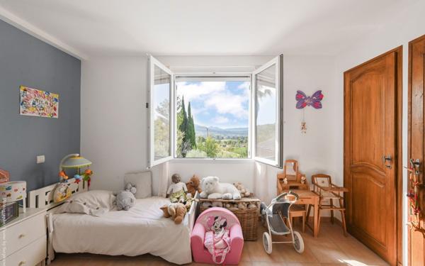 Maison à vendre    5 pièces •  La Cadière-d'Azur