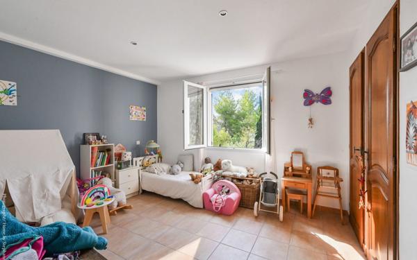 Maison à vendre    5 pièces •  La Cadière-d'Azur