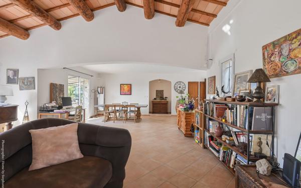 Maison à vendre    5 pièces •  La Cadière-d'Azur