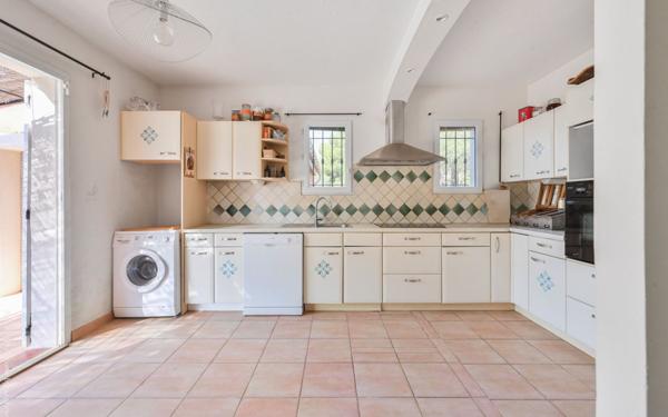 Maison à vendre    5 pièces •  La Cadière-d'Azur