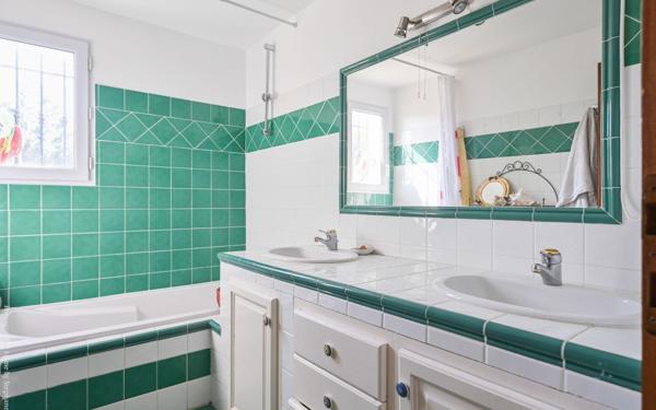 Maison à vendre    5 pièces •  La Cadière-d'Azur