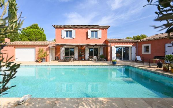 Maison à vendre    5 pièces •  La Cadière-d'Azur