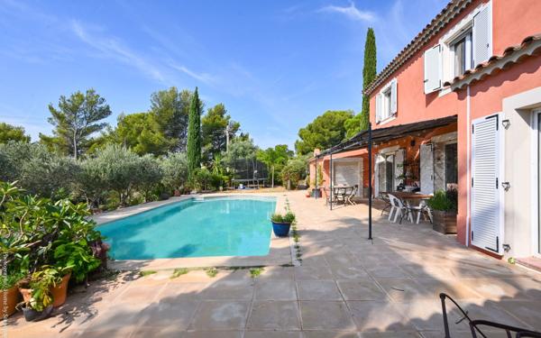 Maison à vendre    5 pièces •  La Cadière-d'Azur