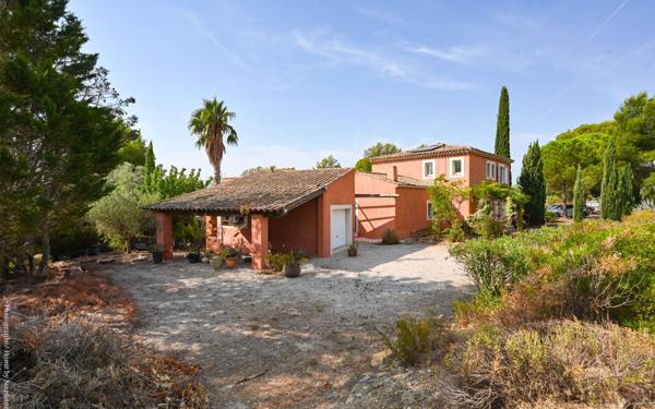Maison à vendre    5 pièces •  La Cadière-d'Azur