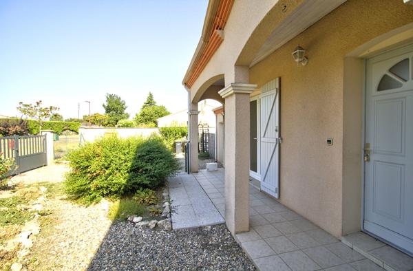 CASTELCULIER - Maison de plain-pied de 94m² avec 3 chambres, garage et jardin de 545m²