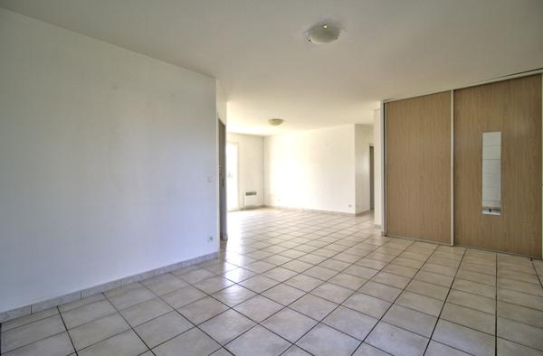 CASTELCULIER - Maison de plain-pied de 94m² avec 3 chambres, garage et jardin de 545m²