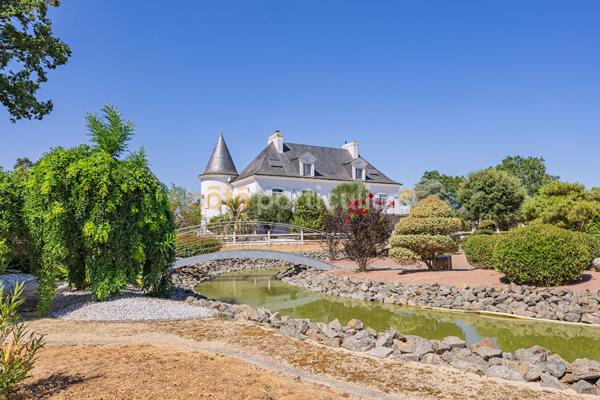 Vente
                Maison410 m² - 9 Pièces -
                    LA CHEVROLIERE (44118)