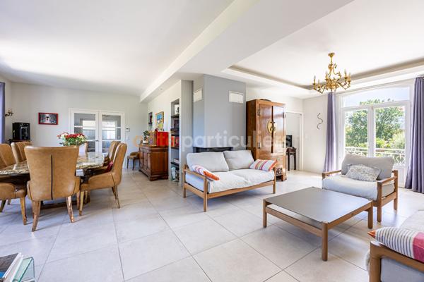 Vente
                Maison410 m² - 9 Pièces -
                    LA CHEVROLIERE (44118)